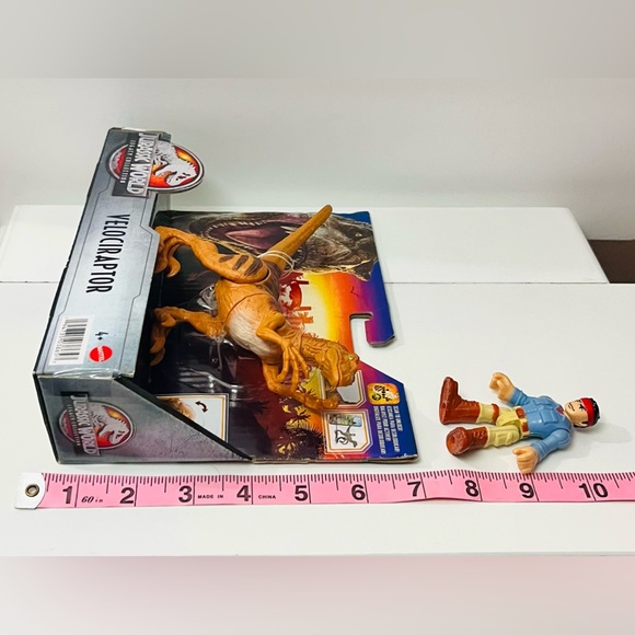 Jurassic World Velociraptor & Dr.Grant Figures - Picture 5 of 9